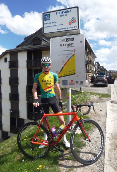 Arrivée d'Adrien au Plat d' Adet