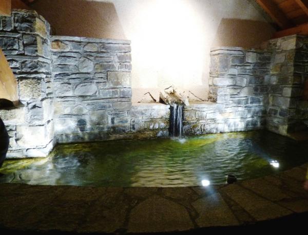 GERM : la fontaine éclairée la nuit