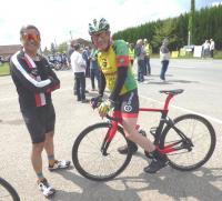 Philippe NUNEZ, ancien Valencien, venu voir à vélo son copain courir.
